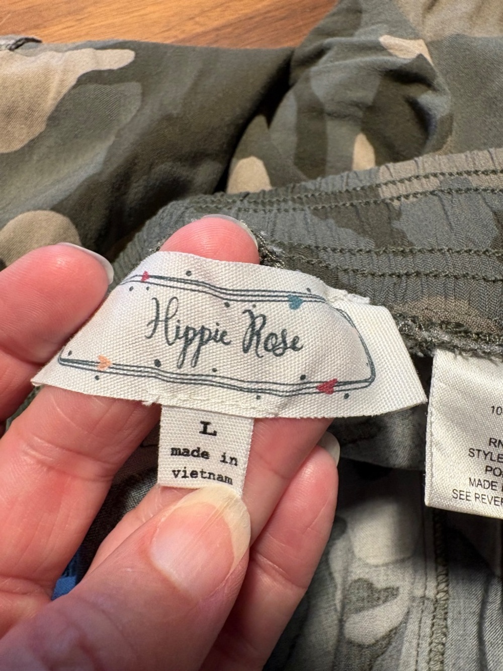 Hippie Rose rayon camo cargo jogger pants - size large - Picture 3 of 7